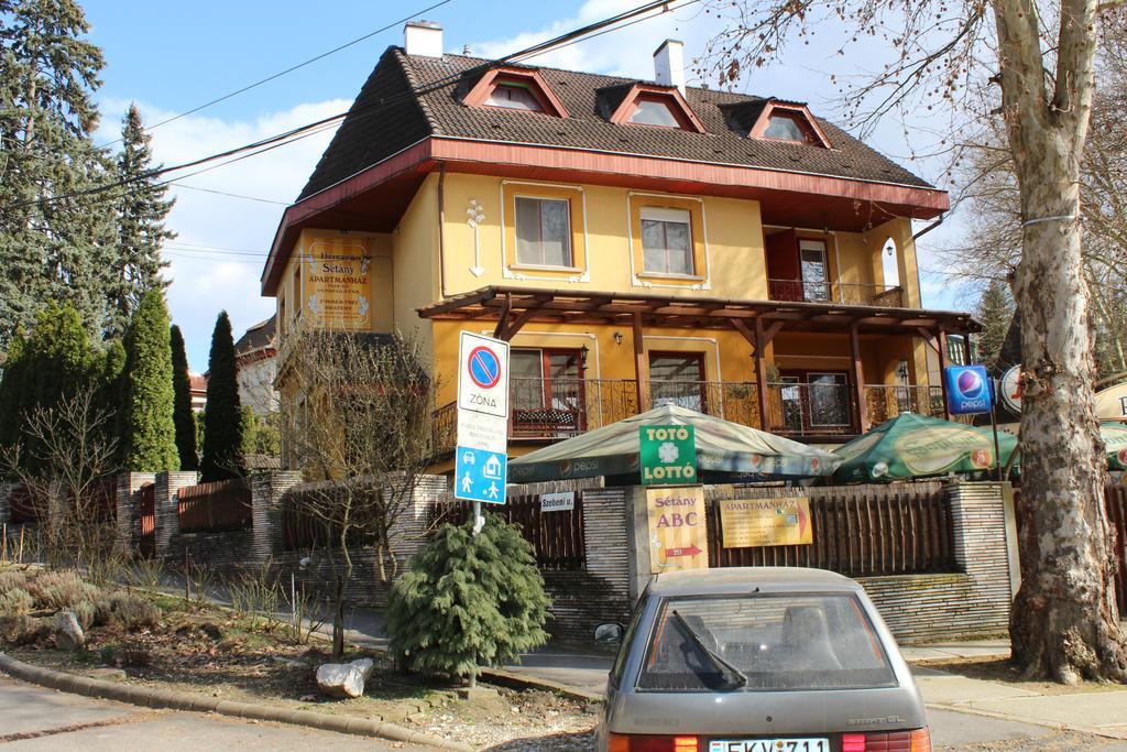 Herczeg Apartment Miskolc Exteriör bild